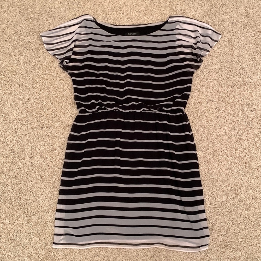 CUTE - White House Black Market 
Black/White Stripe Flutter Dress
Size M